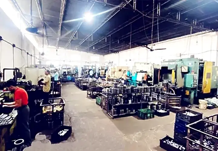 Machining hall with special-purpose machines and CNC lathes